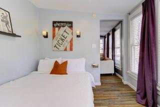 Historic but Modern with Relaxing Natural Light - 9