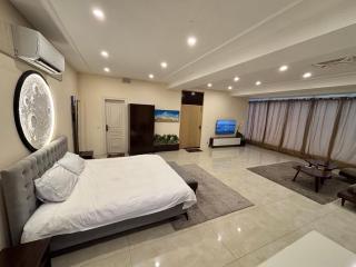 D Lounge - 1