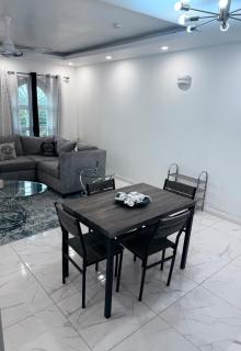Columbus Heights Ocean Breeze 2BR Sea-View Escape - 7