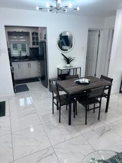 Columbus Heights Ocean Breeze 2BR Sea-View Escape - 6