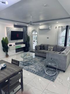 Columbus Heights Ocean Breeze 2BR Sea-View Escape - 0