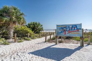 Steps to Siesta Beach Remodeled 2BR Pool - 0