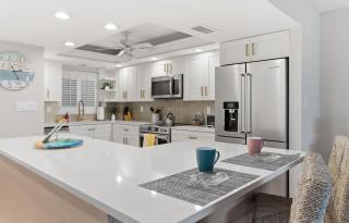 Steps to Siesta Beach Remodeled 2BR Pool - 5
