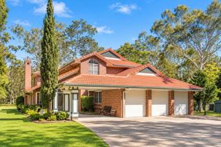 Family Retreat Private Poo Multi Living Full AC - 4