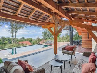 Stylish Villa with Stunning Lake Views - 7