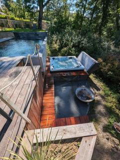Stylish Villa with Stunning Lake Views - 8
