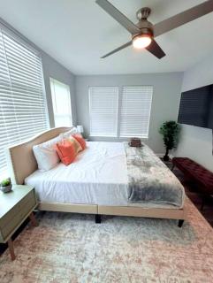 Spacious 5BD 2BA Home Close To Oakbrook - 5