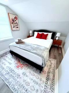 Spacious 5BD 2BA Home Close To Oakbrook - 1