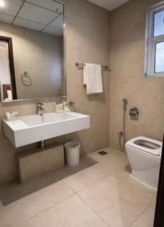 Cozy One-Bedroom Apartment in Chinar Apartments - 6