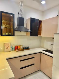 Peaceful Mountain View 2BHK apartment with Balcony - 4