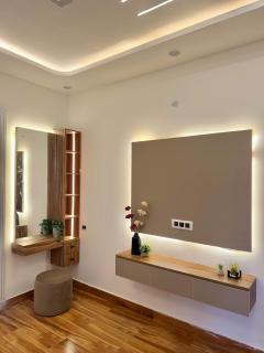 Peaceful Mountain View 2BHK apartment with Balcony - 1