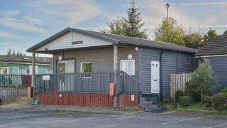 The Pine Lodge - 9