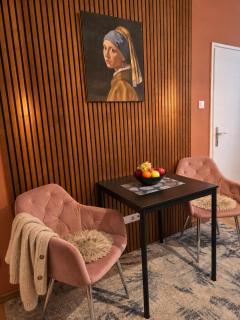 Central Studio Apartment - 6