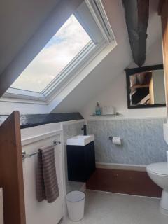 Cosy Seaside Cottage - 1
