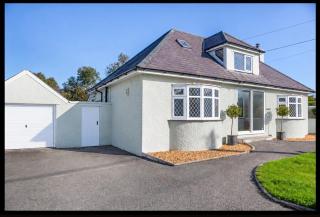 Erwenni, Llanbedrog, Abersoch near beach and pub with hot tub - 0