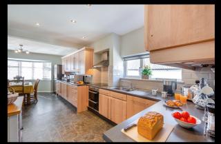 Erwenni, Llanbedrog, Abersoch near beach and pub with hot tub - 4