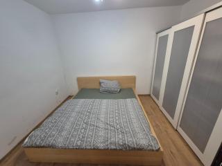 Center quiet Apt - 1