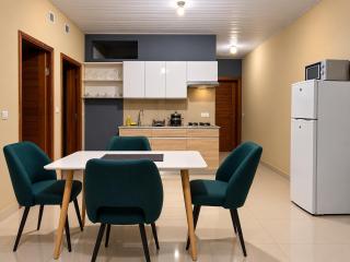 Milestone City Business Apartment - Secure Area - Fast WiFi Long Stay - 1