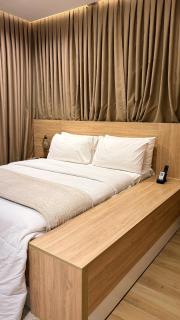 bridget luxorius apartment - 6