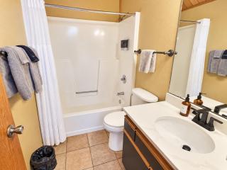 3BR Townhome Ski In Ski Out Pool Hot Tub - 1