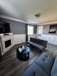 Modern Retreat - 0
