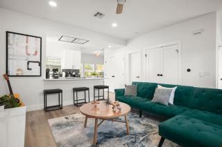 2 Private Homes on a lot , 5BR 35BA Sleeps 18 ,Fire Pit 2 BBQs - 5