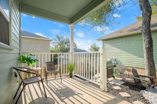 2 Private Homes on a lot , 5BR 35BA Sleeps 18 ,Fire Pit 2 BBQs - 2