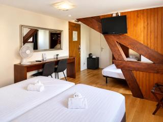 Le Divona Hotel & Bar Au Coeur de Divonne-Les-Bains - 1