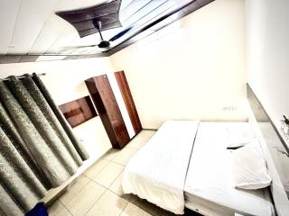 Barsana Geust House - 3