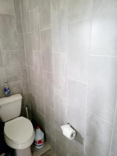 1 Room with two bedsWiFi AC Hot Water & Beaches - 2