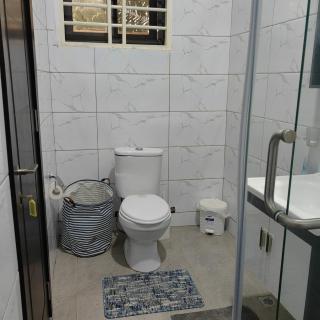 Barbs Homestay 3 Bed Gorgeous House with Security Cams near Oyarifa Mall - 8