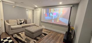 2 Bedroom Basement Suite with Private Entry and free Parking near Costco Regent - 7
