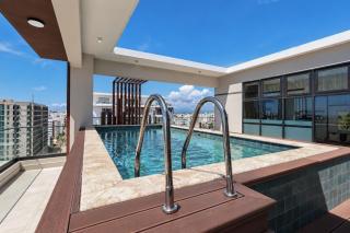 Luxury Suite with Workspace, Pool & City Views Near Piantini & Ave Churchill - 9