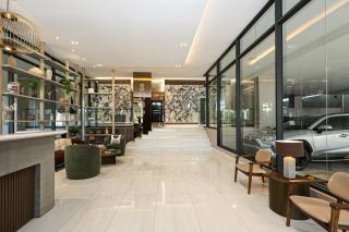 Luxury Suite with Workspace, Pool & City Views Near Piantini & Ave Churchill - 4