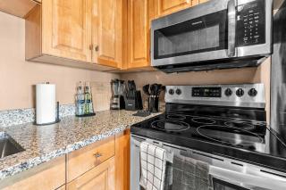 Downtown Cleveland 1BR Walk to Playhouse Square - 2