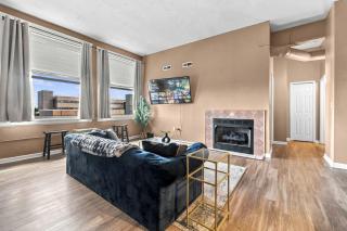Downtown Cleveland 1BR Walk to Playhouse Square - 7