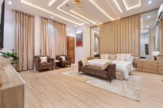 Gaiety Apartments - 1