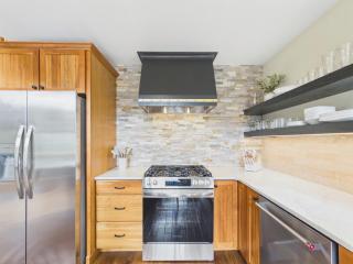 First Rise-Luxury Riverfront Retreat - Cotter - 2