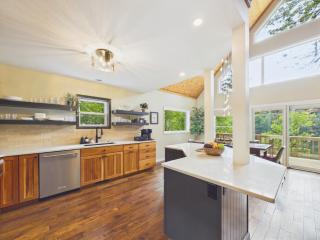 First Rise-Luxury Riverfront Retreat - Cotter - 3