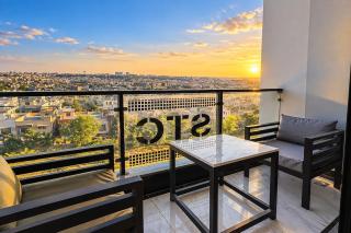 Luxury 1-Bed Apartment with Lounge & Terrace - 6