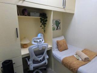 Modern Malay Balay- 2BR Near Clark, with Pool & WiFi - 2