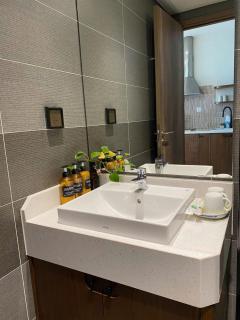 Landmark Ecopark 1BR1WC apartment Swan Lake View - 8