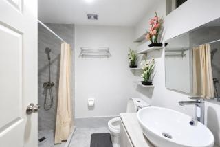 Condo unit near Mactan Airport with Pool, Gym, Free WiFi, and Netflix - 7