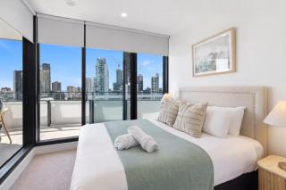 Riverfront 3BR with Stunning Views, Pool & 2 Parking - 7