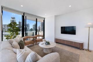 Riverfront 3BR with Stunning Views, Pool & 2 Parking - 1