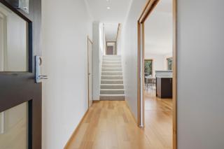 Mount Stuart Lookout - 3 Bedroom House with River View - 8