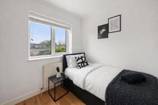 4BR Contractor Reading House Parking Long Stay Sleeps 10 - 7