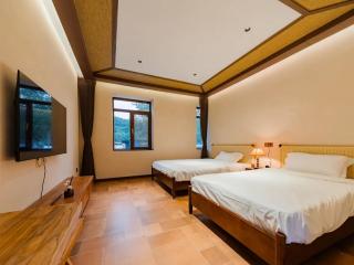 Floral Hotel Camphor Valley Gather Retreat Hotel - 1