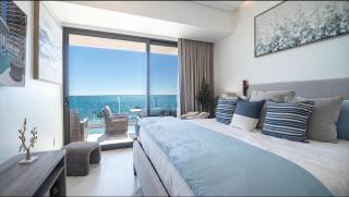 Oceanfront Luxury Condo w Heated Pool & Hot Tub - 4