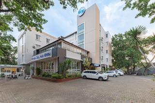 Urbanview Hotel Grand Malabar Bandung - 6